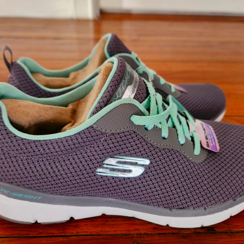 Skechers Women's Gray and Mint Sneakers